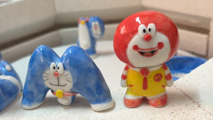 Mình thiết kế hai phiên bản Doraemon, bạn thích cái nào?