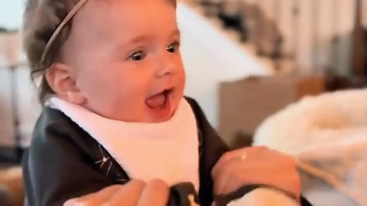 Baby passive physical exercise, so cute...