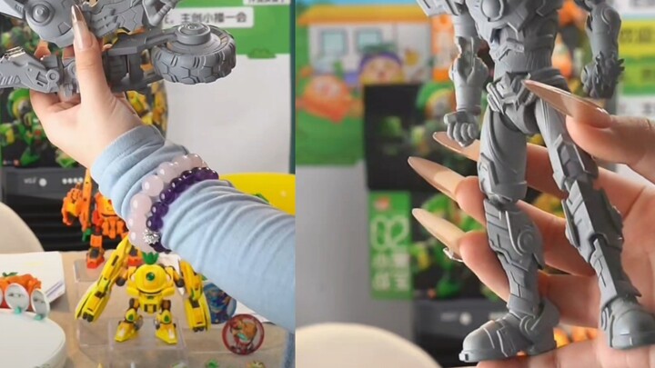 Yili Chuangwan (Huolinfei) gray film trial, there is also a motorcycle