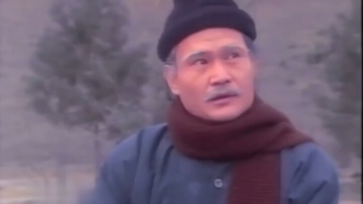 Ini pertama kalinya aku mendengar suara asli Paman Jiu, dan dia berbicara dalam bahasa Mandarin!