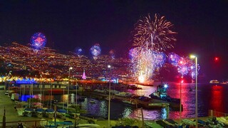 New Year's Eve in Madeira 2021 2022 - Show of Fireworks (from Pestana CR7)