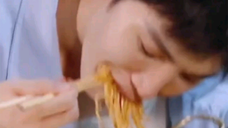 Hahahaha, every time Chen Zheyuan eats, he feels like he's "starving to death"