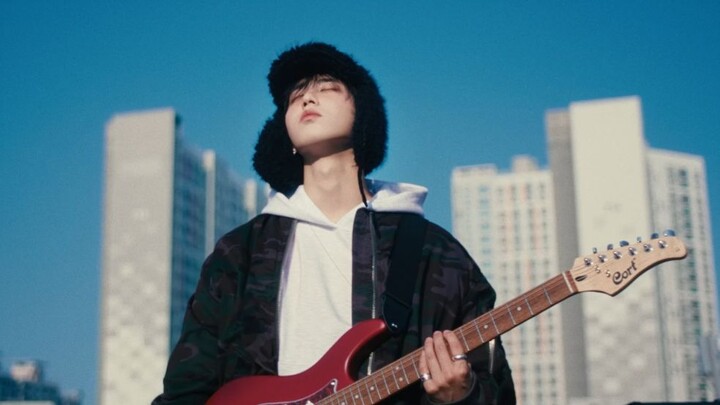 Han Jisung's solo song "Hold My Hand" MV released
