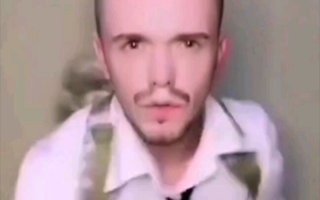 Điệu nhảy tay ăn gà chạy bộ 1 phút 14 giây, dân chơi lâu năm cũng phải bó tay!