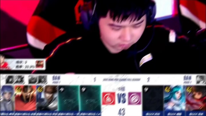 صُمِّمت هذه الجلدة لتشانغ ليانغ استنادًا إلى المدرب يوي غوانغ من فريق AG Super Play.