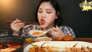 Mì xào Thái, cà ri Ri poo Pat Pong, canh chua tôm cay 7 #amthuc