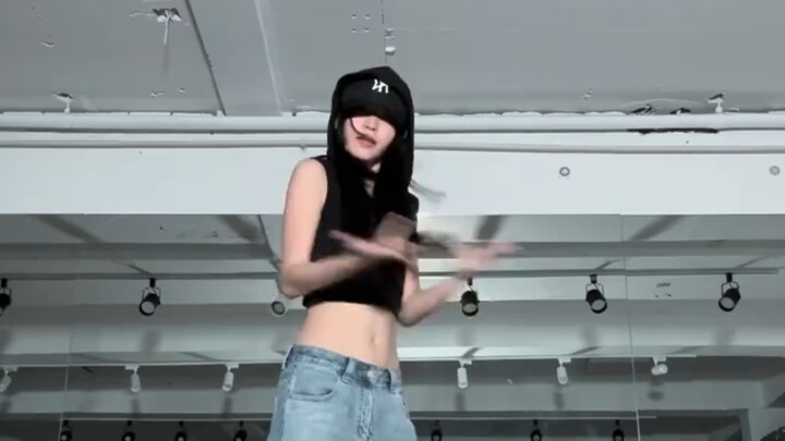 الأخت هيو نينغ وزملاؤها انضموا أيضًا إلى تحدي الرقص على مو! المدونون الهواة من روسيا واليابان وكوريا