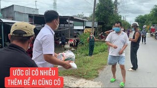 Trao 400 phần quà 56 triệu của MTQ hỗ trợ bà con khó khăn ảnh hưởng dịch bệnh