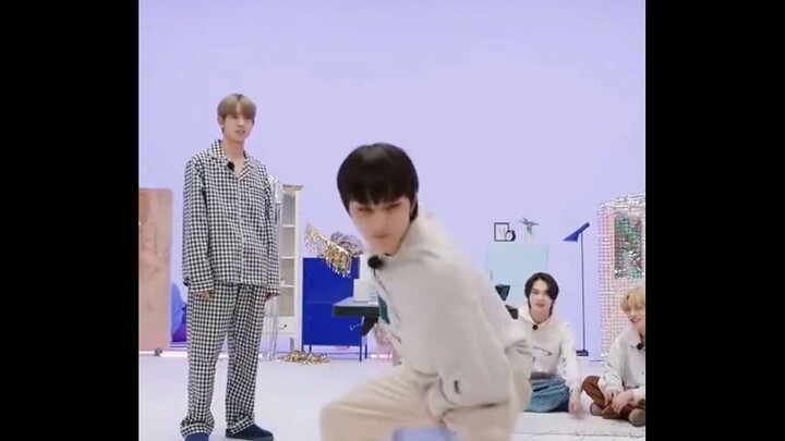 enhypen funny moments 😂....enjoy💗