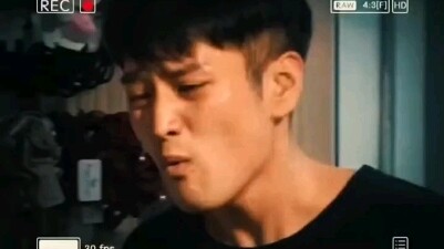 Chỉ vài chục giây mà tôi đã xem đi xem lại vô số lần.