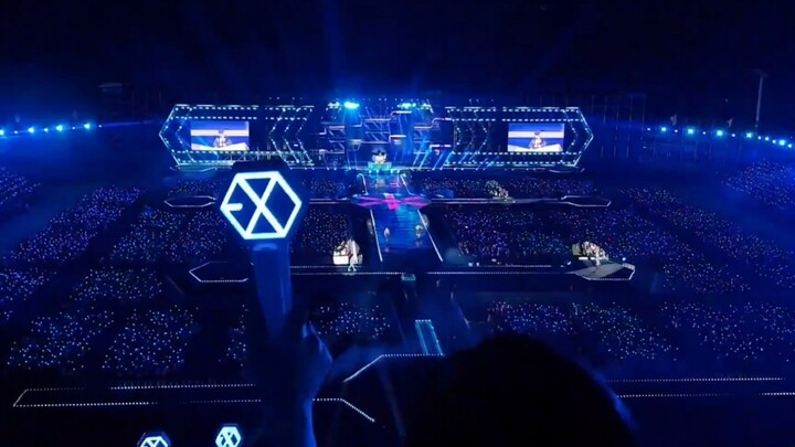 【EXO】นี่แหละคือคอนเสิร์ตในตำนานที่ตั๋วขายหมดภายใน 1 วินาที แฟนๆ ถึงกับ “เบียดกันจนหัวแตก” ก็ยังอยากไ