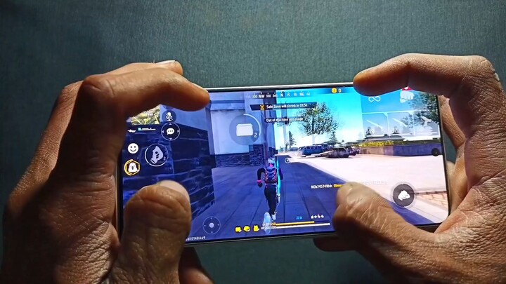 free fire Solo vs Squad Aggressive Gameplay