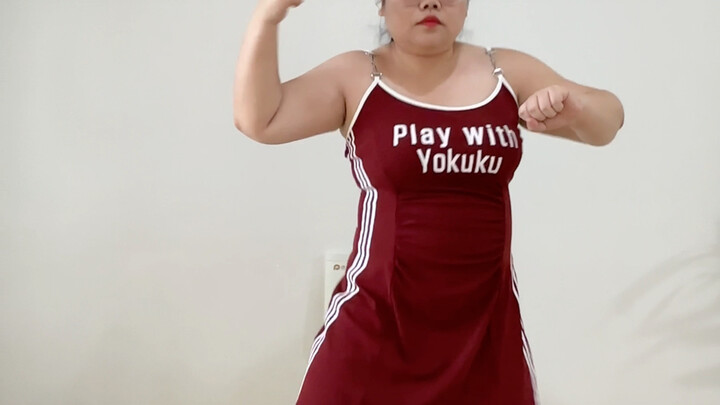 Trước đây nhảy không gợi cảm vì mặc sai đồ, hôm nay diện váy hai dây kim loại cá tính, nhảy gợi cảm 