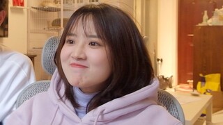 แฟนผมยิ้มตลอดเวลาที่เล่นกับแหวนคุณลุง! แล้วเธอก็บอกว่าง่ายเหรอ?!
