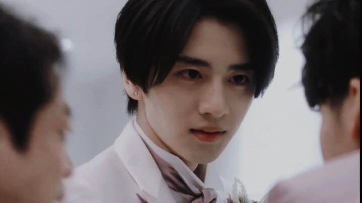 Japanese BL fans will never let beautiful people down! This freaking isn't "1"—who's "1" then!