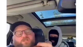 بعد مشاهدة البرنامج التعليمي لمنع السرقة، قمت بإجراء عرض للمواهب عندما واجهت لصًا حقيقيًا؟