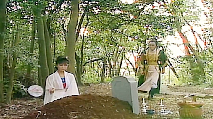No sooner had her husband died than the woman began fanning the grave, hoping to turn the fresh moun