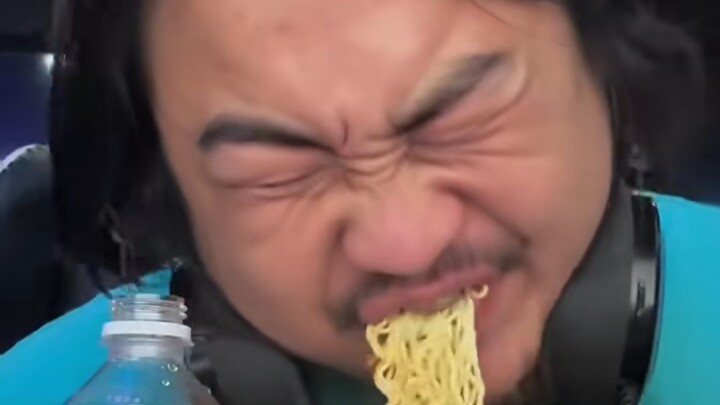 Không chịu nổi nữa anh em ơi, vào khách sạn ở rồi đấy!