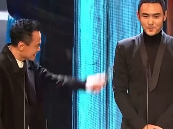 แส้สามอันนี้ยอดเยี่ยมจริงๆ ช่วยคลี่คลายความบาดหมางที่สะสมมาสิบปีได้สำเร็จ