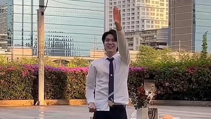 meenping ‖ related to ping, some male high school students I haven't seen before, dancing so adorabl