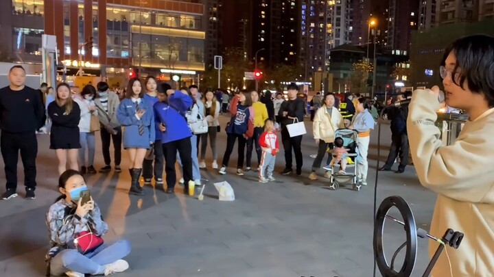 Hát "Ưa thích" trên đường phố Thành Đô mang lại tuổi trẻ ngay khi tôi mở miệng