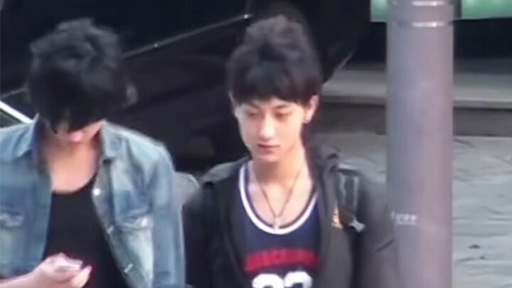 【EXO sebelum debut】Menyeberang jalan bersama pada tahun 2011