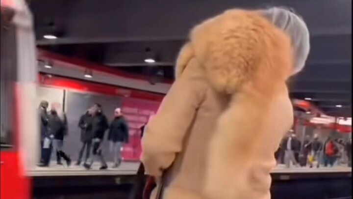 When he swung it, I thought it was a scarf!