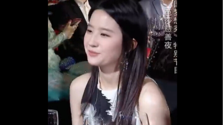 This red-carpet show is definitely top 1 in many people’s hearts.