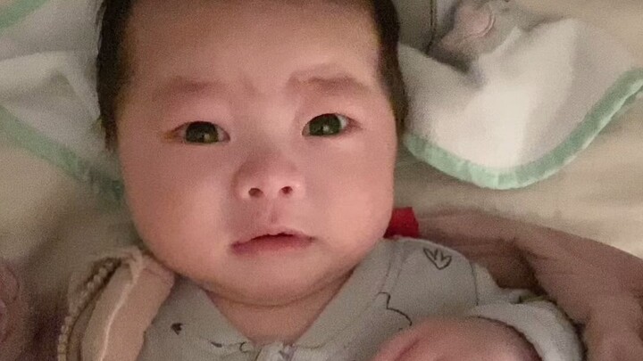 Giống hệt cô bạn gái mà anh dỗ mãi cũng không nín