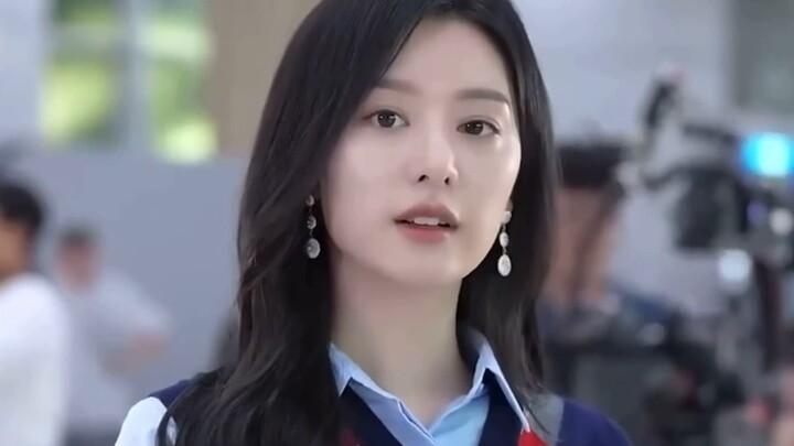 คงจะสนุกจริงๆ ที่ได้หยอกล้อ คิมจีวอน สตาฟทุกคนก็หัวเราะกันใหญ่