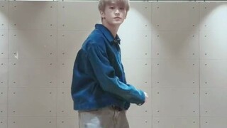 【NCT TikTok】Lee Mark kicks back in a secret realm