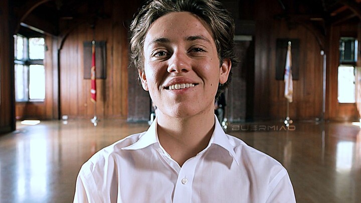 “คาร์ล: ฉันจะไม่ยอมสวมหมวกสีเขียวใบเดิมซ้ำสองเด็ดขาด”