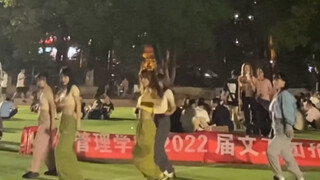 女大学生操场翻跳new jeans-hype boy 这就是青春的样子吧！