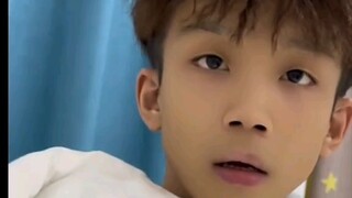 Buku Kontak 49: Seandainya sahabat baikku tahu kalau aku tidur di ranjang yang sama denganku...