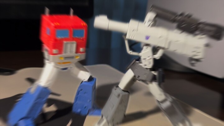 This is how we idiots play Transformers!!!