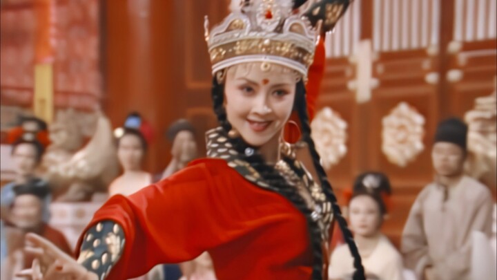 “Trống chầu Uyên Dương gào gió cát, múa Hồi Hột xối nước ràn rụa”
