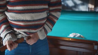 越狱犯闯进了男人的家里