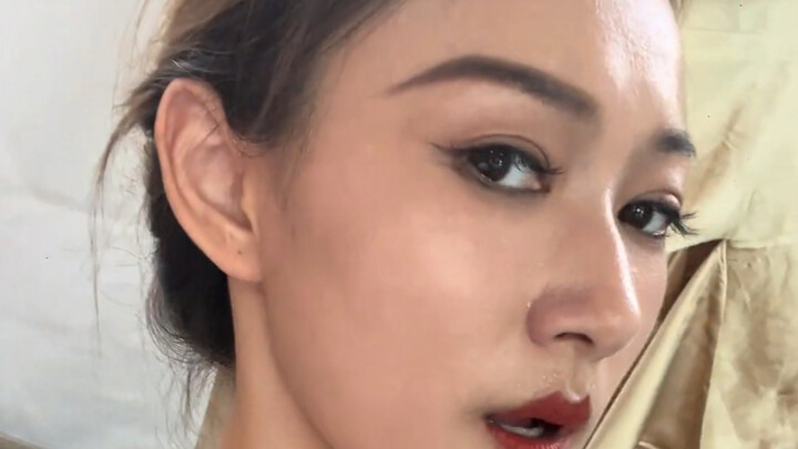 Oily-Faced Dance Teacher Just Invited You!