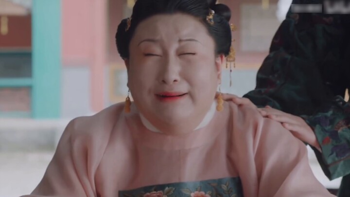 Holy crap!!! Don’t be fooled by her size, but she really nailed the role of a little woman who loves