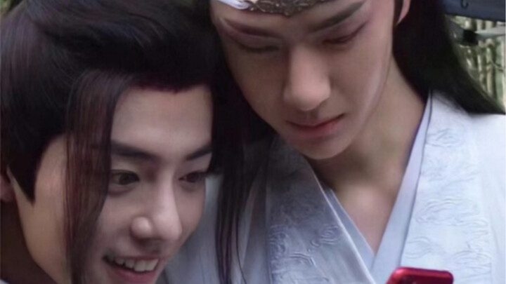 Bo Jun and Yi Xiao: Major sweetness alert! They’ve stitched together several super-sweet, overly-cut