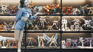 A model shop made of containers! There are even maids to serve?