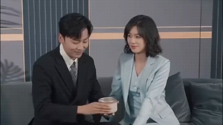 V1 setelah terlahir kembali aku membalas cintanya CEO cantik tapi k*j*m