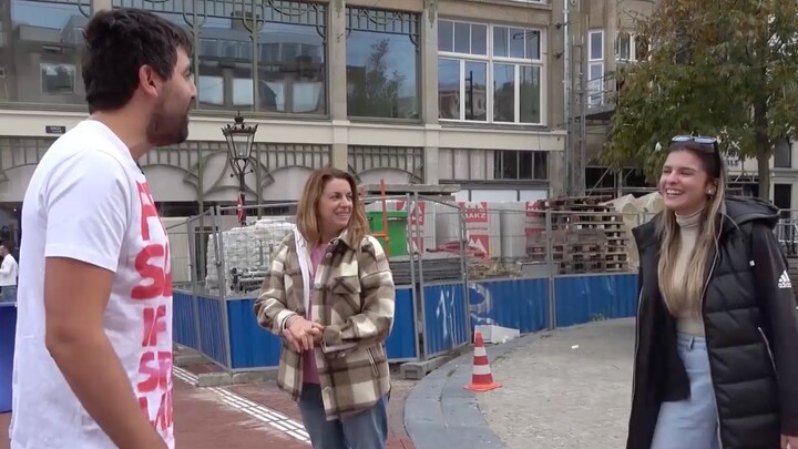 هل تبحث عن شخصٍ ماهرٍ في التكنولوجيا؟ تنقّل بين ٢٩ لغة. إذا لم يكونوا يتحدثون لغتك، فسنقدم لك سوشي م