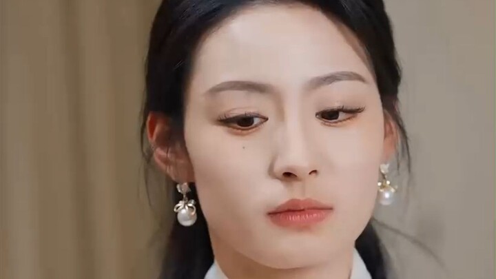 Si anak orang kaya yang bangkrut terperangkap dalam kekacauan pernikahan, rahasia tanda lahir merah,