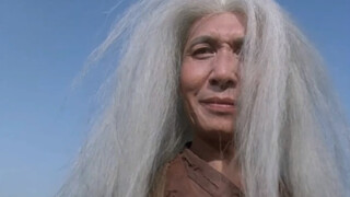 在那个拍摄条件有限的年代，演员们总能想出办法弥补缺陷