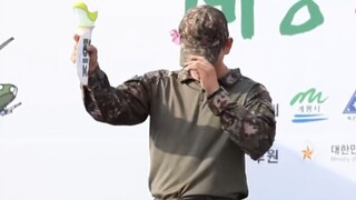 【พักจินยอง】ถือดอกไม้และนกตัวใหม่ชูขึ้นสูงๆ พี่คนนี้ตลกขึ้นจริงๆเลย