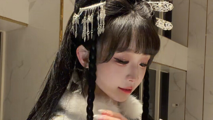 “The young lady’s rendition of ‘Learning to Walk in Handan’… is quite charming!”