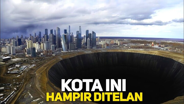 Lubang Raksasa Ini Hampir Menelan Sebuah Kota Fakta Nyata yang Terjadi di Dunia!!!