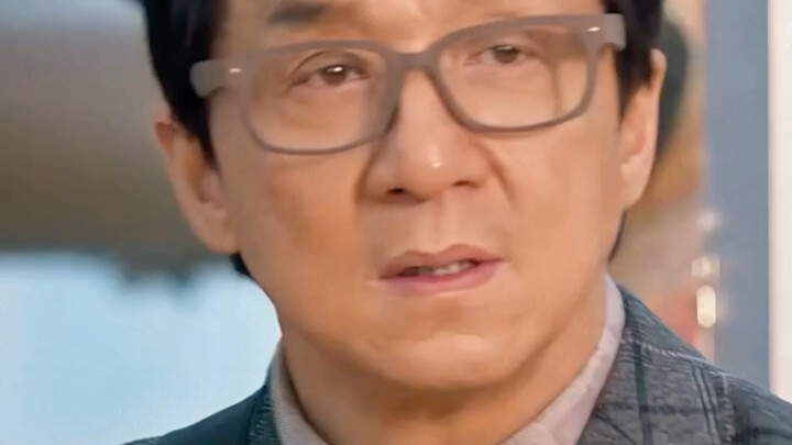 成龙：我逛博物馆看到这幅画的时候，头突然一阵剧痛…… “博物馆古今穿越变装”
