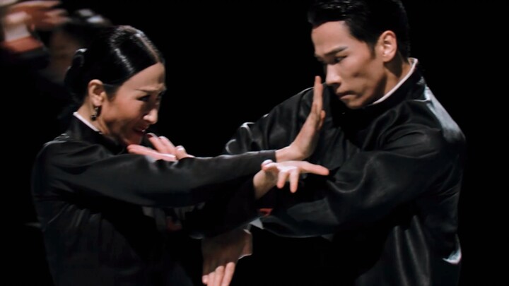 “Langkah Berputar Gua Ba Menyerupai Naga, Telapak Tangan Giok Membelah Awan Membuka Taiji”